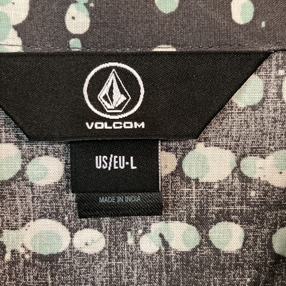 Nwt Volcom Tremble Woven Button Down - image 6